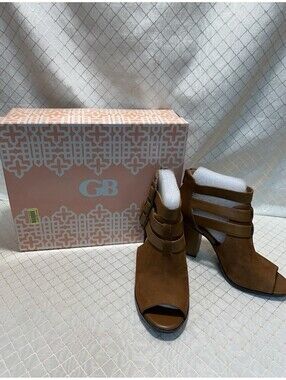 Gianni Bini Peep Toe tan leather Heel Booties: Size 7.5